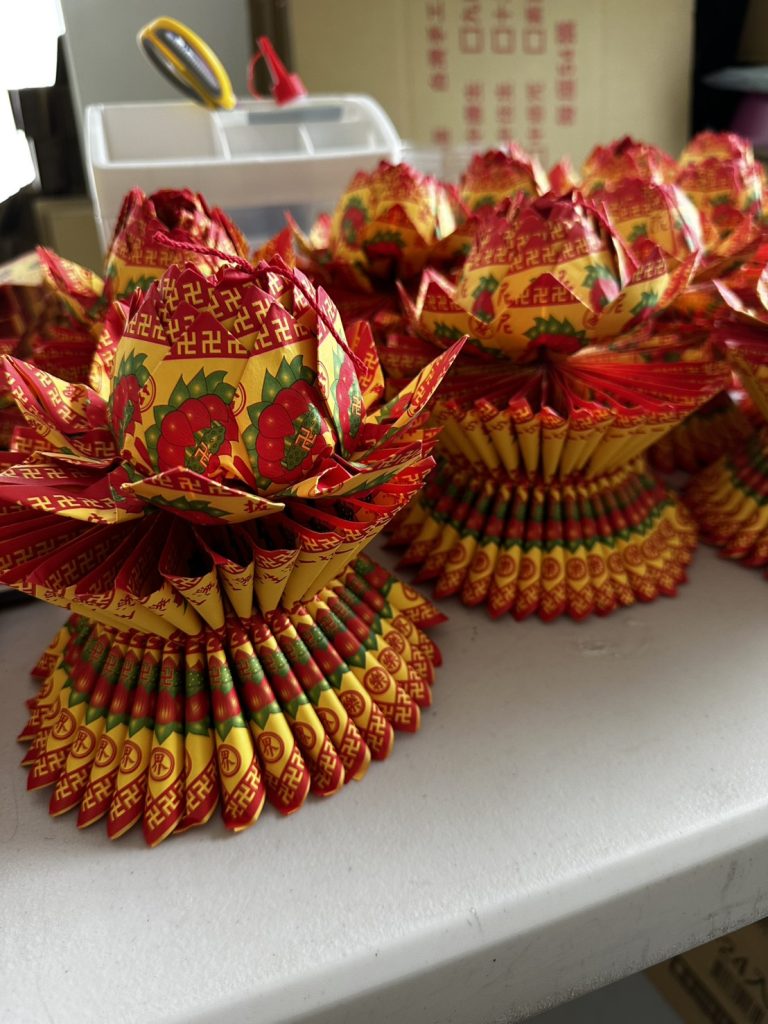 苓雅區紙蓮花家庭代工工廠與工作流程